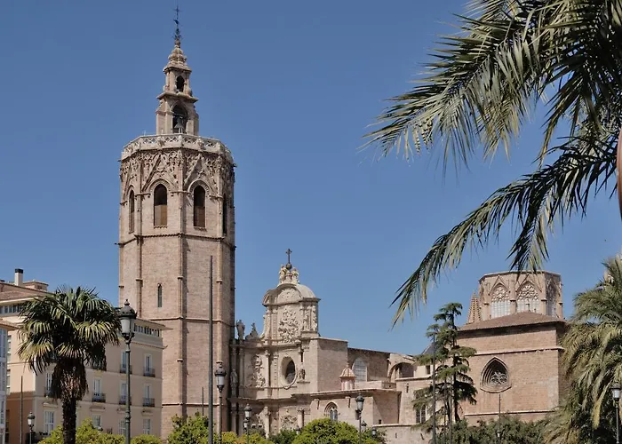 Travel Habitat Plaza De La Virgen * Valenza